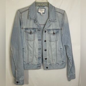Forever 21 Light Wash Denim Jacket Women’s Size L Classic Jean Jacket